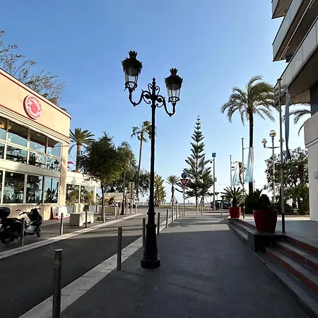 Beachside Chic - Carre D'or - Apartamento
